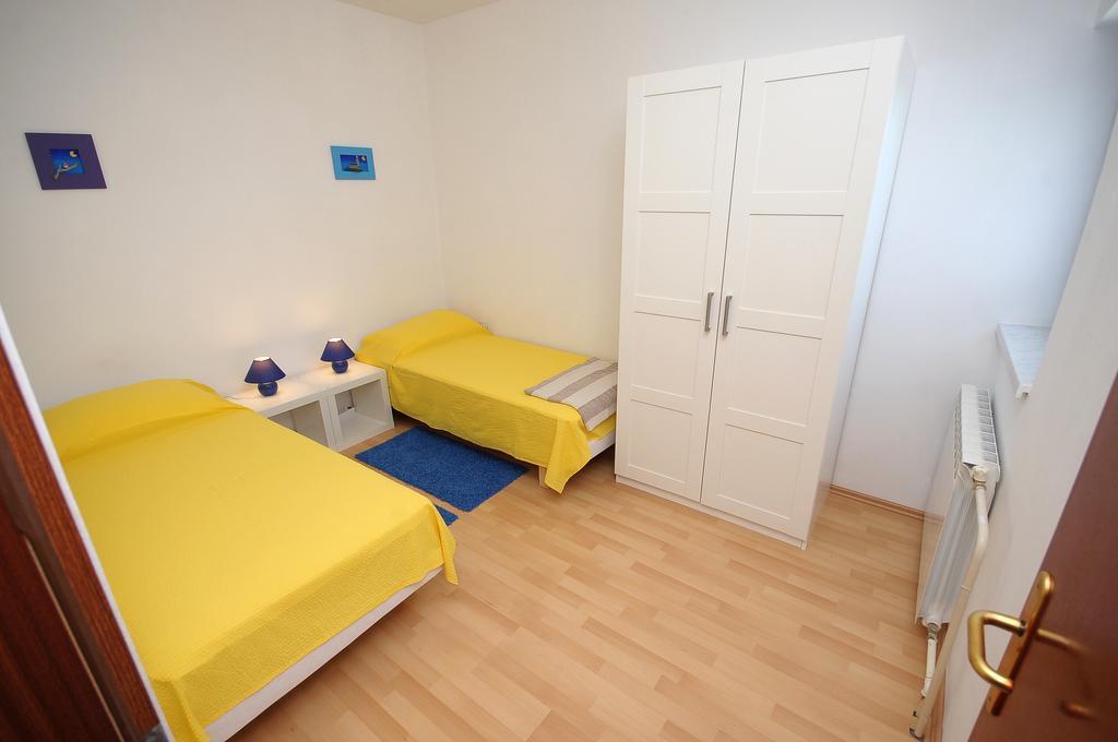 Apartament Vv Pula Habitación foto