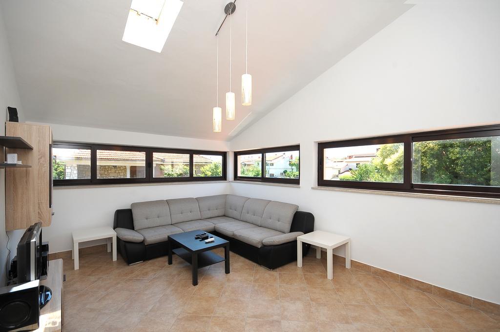 Apartament Vv Pula Habitación foto