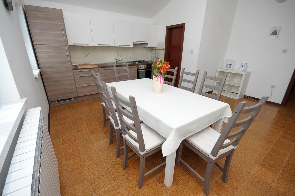 Apartament Vv Pula Habitación foto